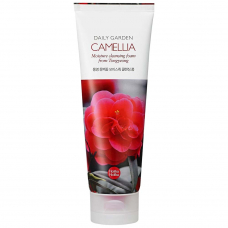 Питательная очищающая пенка Holika Holika Daily Garden Camelia Moisture Cleansing Foam From Tongyeong 120ml
